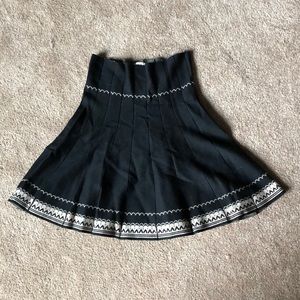 Max Studio black and tan woven skirt